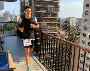 Corrió una maratón en su departamento y recorrió Argentina sin salir de su casa para concientizar sobre el coronavirus