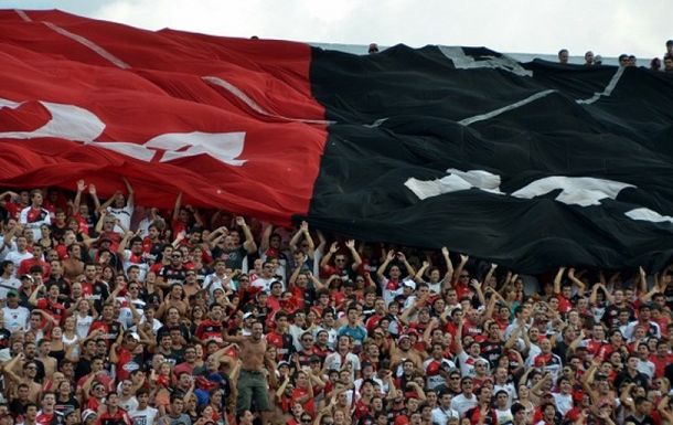 Hinchas de Newells llegaron a Uruguay con droga y municiones