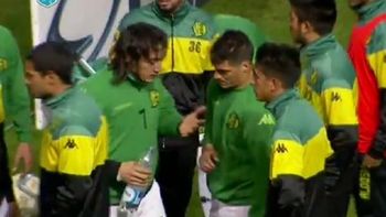 lugüercio sufrio un piedrazo y aldosivi-lanus estuvo a punto de no jugarse lugüercio sufrio un piedrazo y aldosivi-lanus estuvo a punto de no jugarse