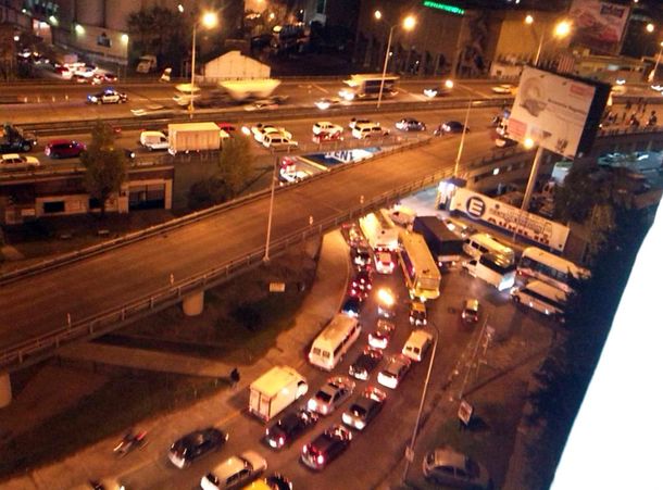 Caos de tránsito en Puente Pueyrredón por un sorpresivo corte