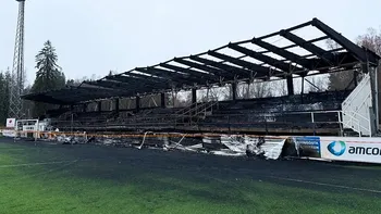 un equipo de finlandia descendio y sus hinchas incendiaron el estadio un equipo de finlandia descendio y sus hinchas incendiaron el estadio