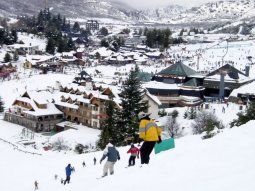 Un brote de norovirus afectó a 180 estudiantes que volvieron de Bariloche.