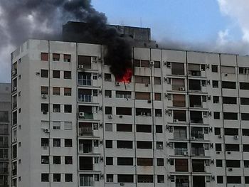 Se incendió un departamento en el barrio de Floresta: hubo evacuados y heridos leves