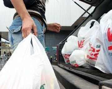 El martes reemplazarán las tradicionales bolsas plásticas