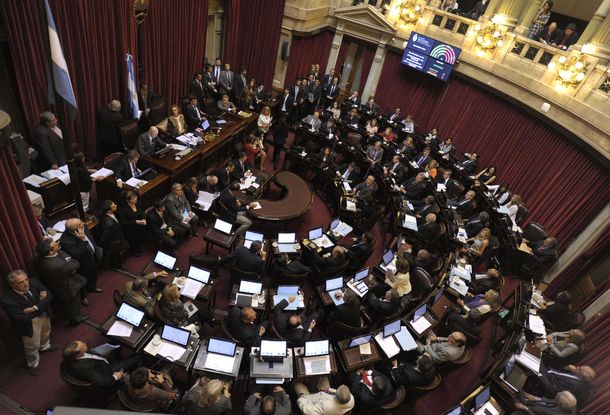 El bloque radical abandonó el debate por Ganancias