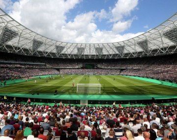 Vacunación obligatoria para los jugadores y personal de los clubes en la Premier League