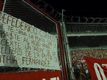 ¿Qué le respondió Cinthia Fernández a los hinchas de Independiente?