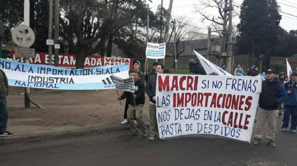 Corte en Camino de Cintura por despidos en Adidas – Crédito: @RossoFer