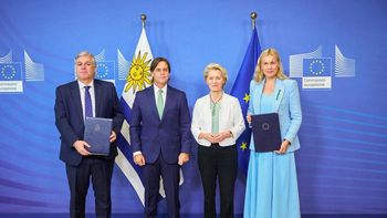 Uruguay firmó un memorándum de entendimiento en materia de energías renovables con la Unión Europea. Uruguay firmó un memorándum de entendimiento en materia de energías renovables con la Unión Europea.