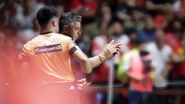 Filtraron la frase de Andrés Merlos que enfureció a Marcelo Gallardo tras la expulsión: Si no intervenían...