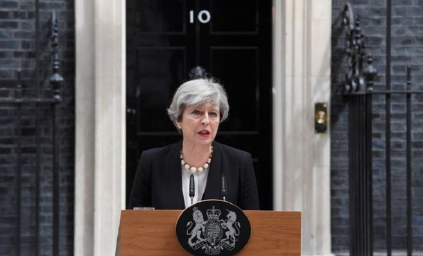 Theresa May: La policía cree haber identificado al autor del atentado en Manchester