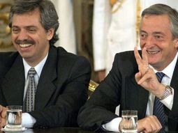Néstor Kirchner junto a Alberto Fernández en la Casa Rosada.