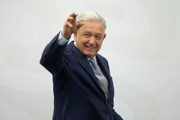 Andrés Manuel López Obrador se convierte en el 2018&nbsp; en el 65° presidente de México.