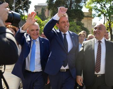 Massa habló de empezar una nueva etapa de unidad nacional y reivindicó a Alfonsín
