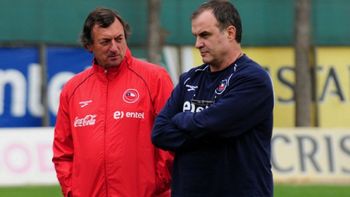 Bonini junto a Bielsa en su paso por la Selección chilena Bonini junto a Bielsa en su paso por la Selección chilena