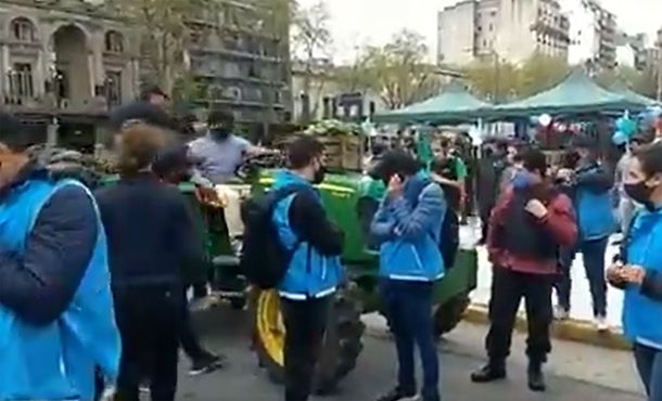 Doble estándar: el día que no dejaron circular un tractor por CABA