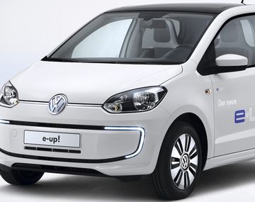 Una automotriz lanza el primer vehículo eléctrico en serie