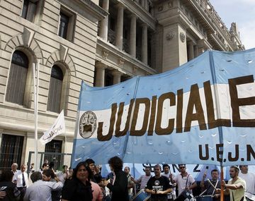Judiciales del fuero Laboral paran por invasión de ratas