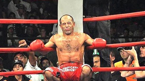 Luego de su retiro, en 2015, se dedicó a la limpieza de calles. Luego de su retiro, en 2015, se dedicó a la limpieza de calles.