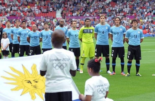 ¿De qué lado estás? Los uruguayos, contra Messi por no cantar el himno