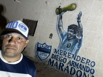 El sismo en San Juan dejó otro milagro de Diego Maradona