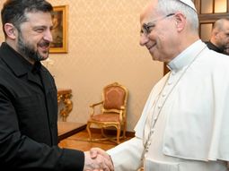 el papa leon xiv recibio a zelenski, presidente de ucrania, en su residencia de verano el papa leon xiv recibio a zelenski, presidente de ucrania, en su residencia de verano