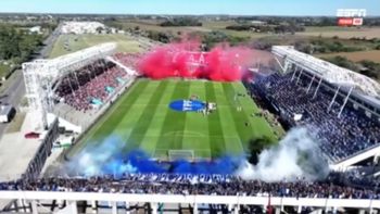 El tremendo recibimiento de Vélez y Argentinos en San Nicolás