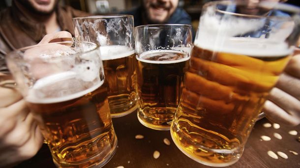 ¿Por qué se festeja hoy el Día Internacional de la Cerveza?