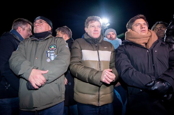 Axel Kicillof participó de la vigilia por Malvinas en Tierra del Fuego: El territorio no se vende