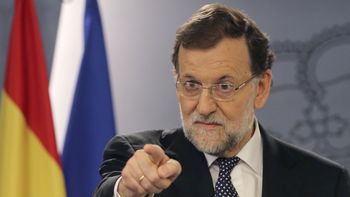 agredieron al presidente de espana, mariano rajoy, durante un acto proselitista agredieron al presidente de espana, mariano rajoy, durante un acto proselitista