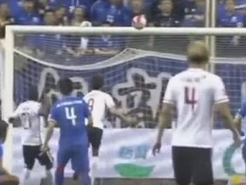 ¿No lo hizo? Un compañero de Lavezzi y un blooper para el recuerdo