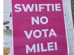 Swiftie no vota a Milei: los afiches de los fans de Taylor Swift contra el libertario
