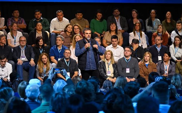 Guillermo Michel fue uno de los oradores en Parque Norte.