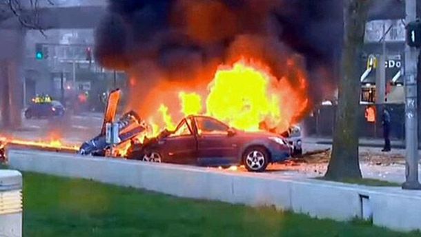 Al menos dos muertos en la caída de un helicóptero en Seattle