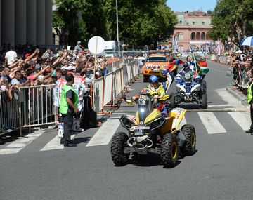 Se llevó a cabo la largada simbólica del Dakar 2015 hacia Plaza de Mayo