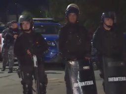La Policía de Córdoba reprimió a manifestantes que piden justicia por Agostina Vega. La Policía de Córdoba reprimió a manifestantes que piden justicia por Agostina Vega.
