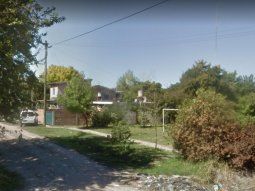 Asesinan de tres puñaladas a una mujer y detienen a su hijo