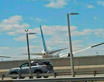 El choque del avión quedó registrado en un video