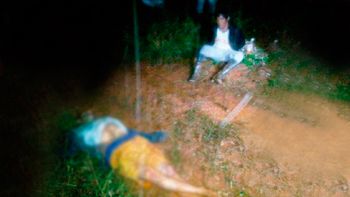 discutio con su hermanastro, lo mato y se puso a tomar cana al lado del cadaver discutio con su hermanastro, lo mato y se puso a tomar cana al lado del cadaver