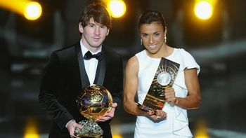 Messi y Marta, ganadores del Balón de Oro en 2011. Messi y Marta, ganadores del Balón de Oro en 2011.