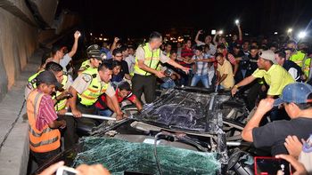 fuerte terremoto de 7,8 grados sacudio a ecuador y hay al menos 233 muertos fuerte terremoto de 7,8 grados sacudio a ecuador y hay al menos 233 muertos