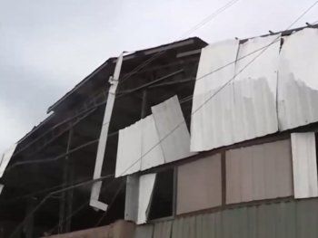 Así quedó la fábrica que explotó por un rayo en Laferrere