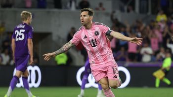 el doblete y chicanas de messi en el clasico ante orlando city: ¿te firmo un autografo? el doblete y chicanas de messi en el clasico ante orlando city: ¿te firmo un autografo?
