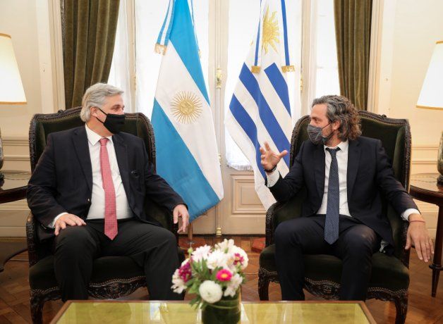 Argentina y Uruguay: Cafiero acuerda reuniones mensuales