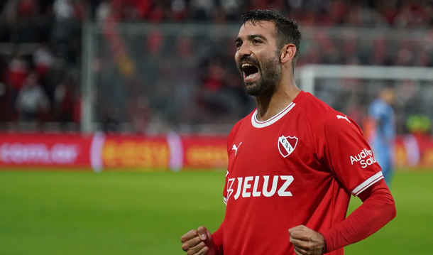 Mientras Santi Maratea hace la colecta, el Rojo le ganó 2-0 a Belgrano