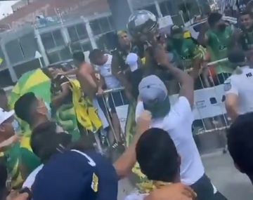 Una multitud recibió a Defensa y Justicia en Ezeiza tras salir campeón de la Copa Sudamericana