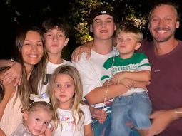 El llamativo detalle en una foto de Pampita, Vicuña y sus hijos que emocionó a todos
