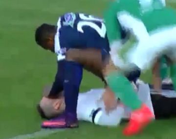 El delantero actuó rápido y evitó lo que hubiera sido una tragedia