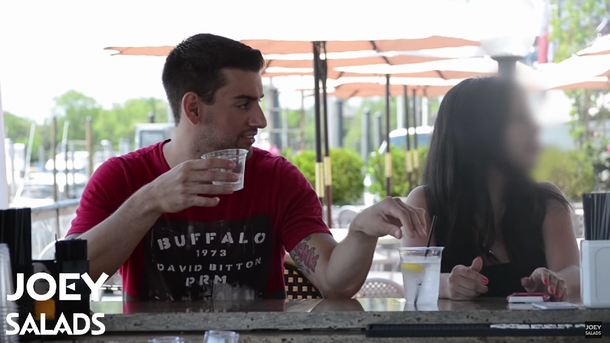 Video educativo: ¿cómo evitar ser drogada en un bar?