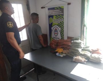 Ofrecían marihuana casa por casa al grito de vendemos condimento: los detuvieron